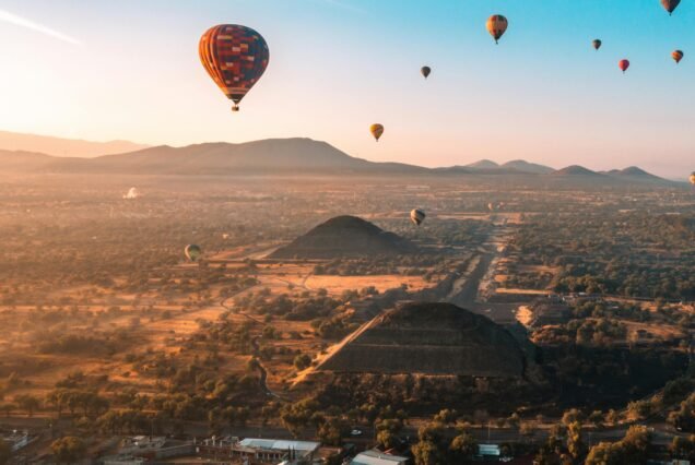 Teotihuacan Private Tour | Sun & Moon Pyramids